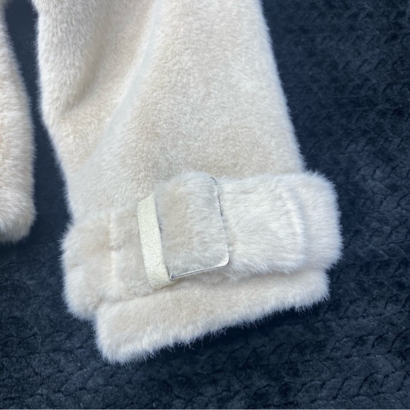 AKIRA Cream Fuzzy Bomber Jacket W LG. Pockets Buckle details PREPPY CITY - Picture 10 of 16